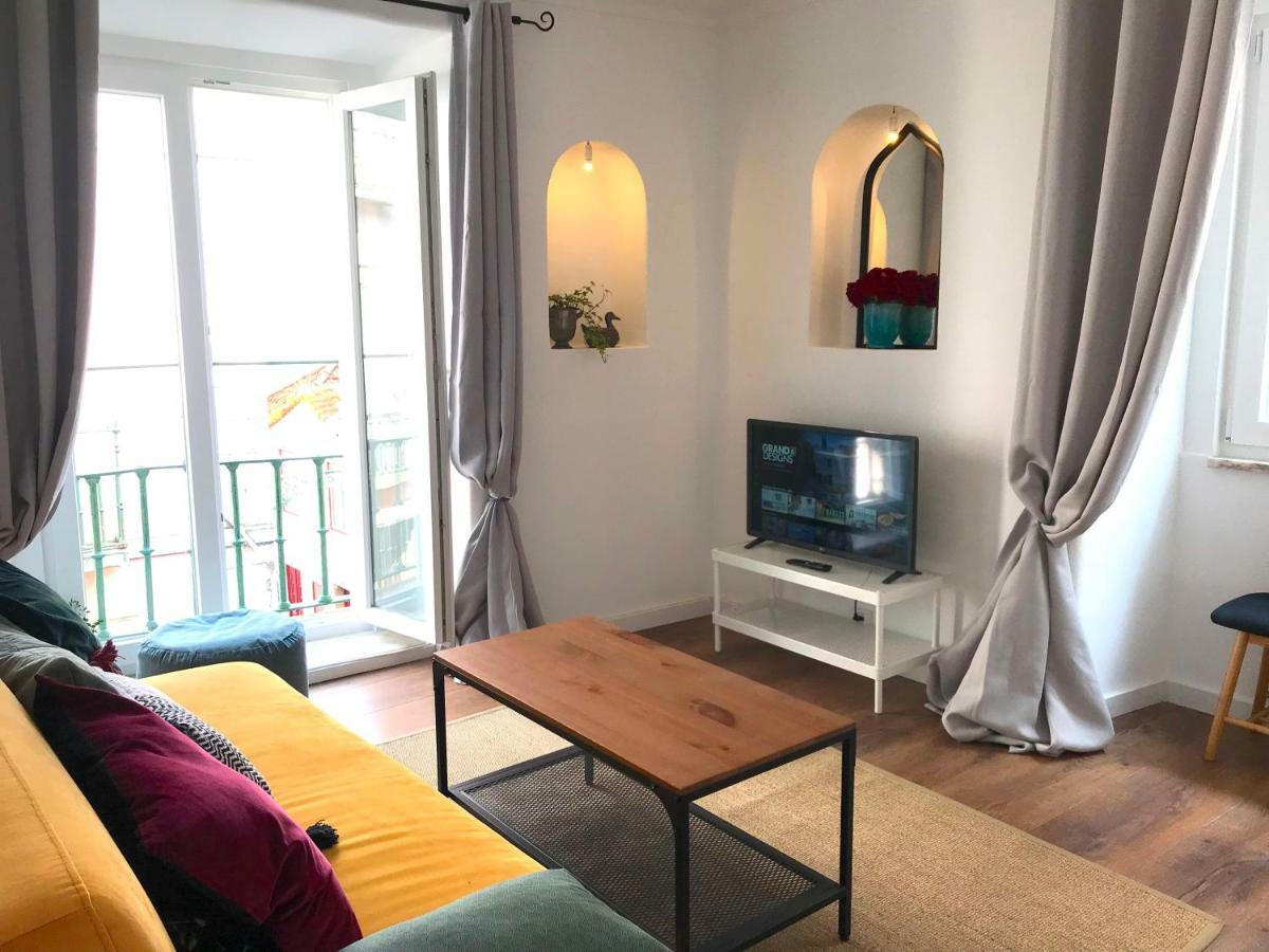 Gorgeous Bairro Alto Apartment ลิสบอน ภายนอก รูปภาพ