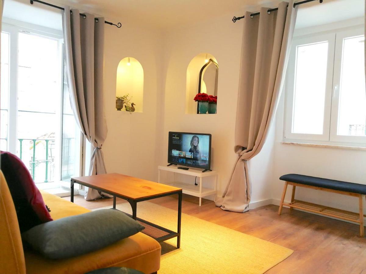 Gorgeous Bairro Alto Apartment ลิสบอน ภายนอก รูปภาพ